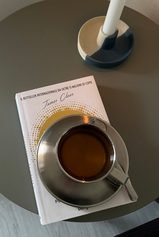 Tazza con piattino e cucchiaino