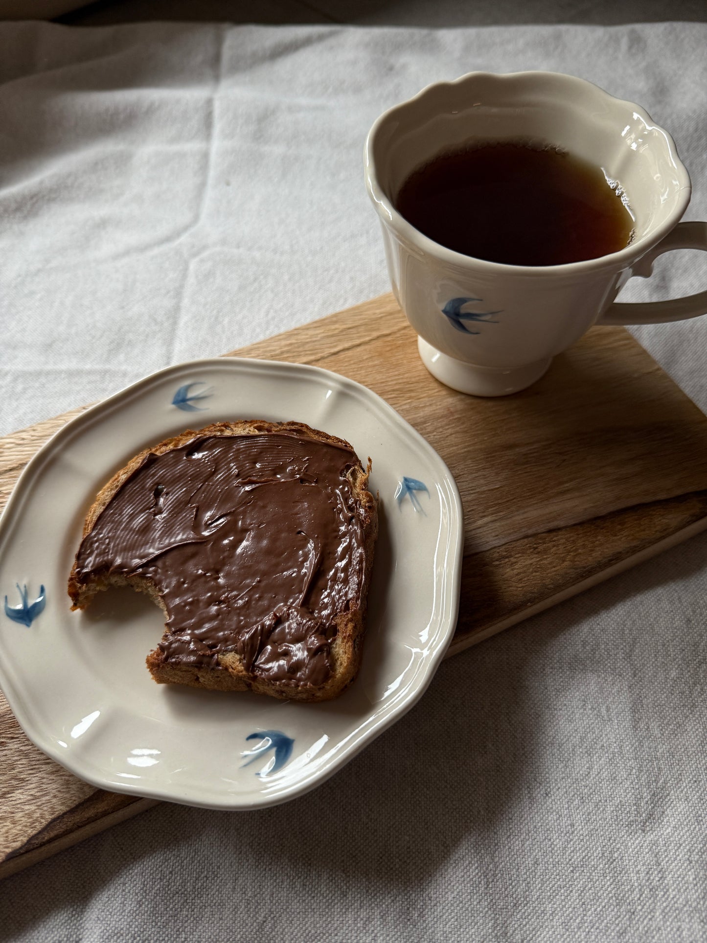 Tazza in porcellana con piattino