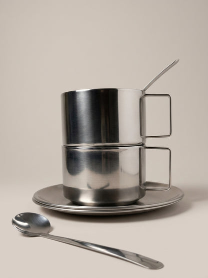 Tazza con piattino e cucchiaino
