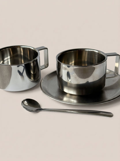 Tazza con piattino e cucchiaino