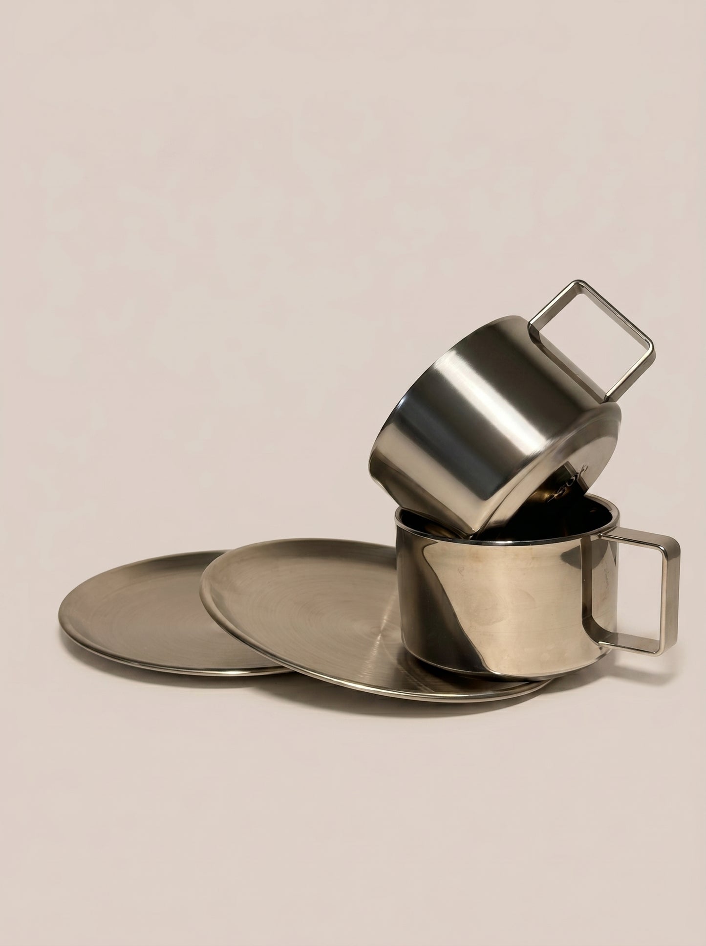 Tazza con piattino e cucchiaino